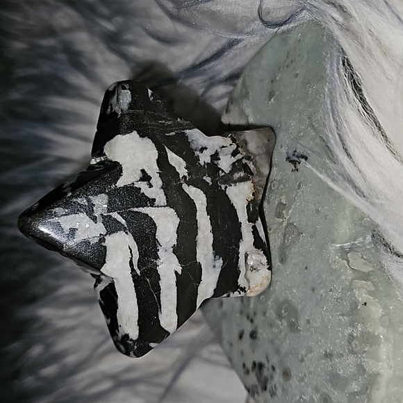 Charoite confetti and zebra jasper star - Picture 2 of 5